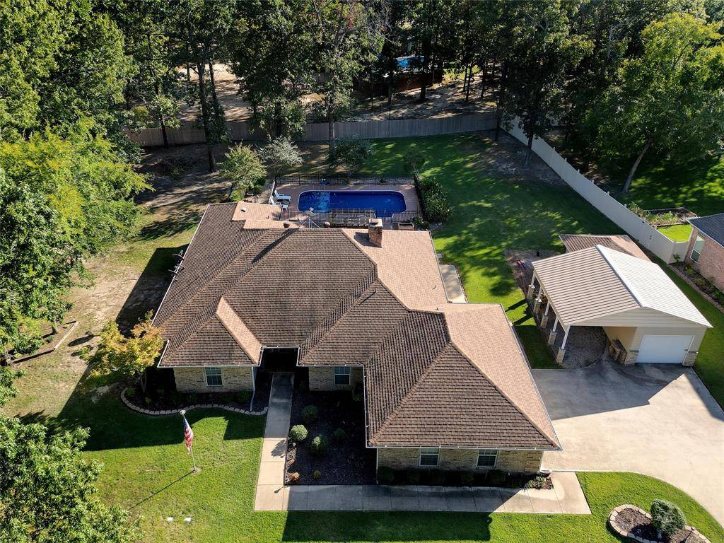 REHomeDFW's tweet photo. 273 Butternut Lane #Powderly 😍Take a look at this fantastic home in excellent condition, situated in heavily wooded Beaver Creek subdivision https://t.co/F51EdJwump https://t.co/2Zv6Gj4Jm0