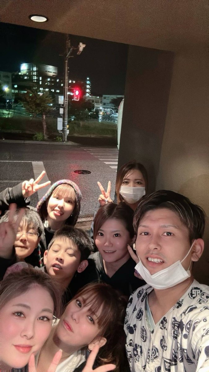 TwoKikks's tweet photo. 寝てただけの正月だけど最高
なんだけど、2024も楽しみ過ぎる😌
おでんから、水槽から✨
もっと良いサービス接客、料理
提供出来るよう頑張ろう。

Instagramでメンション？的なやつで
ほんとはコメントも入れたいけど笑
あまりやり方知らない💦すません💦
今年もよろしくお願いします https://t.co/6q02ZZRWtq