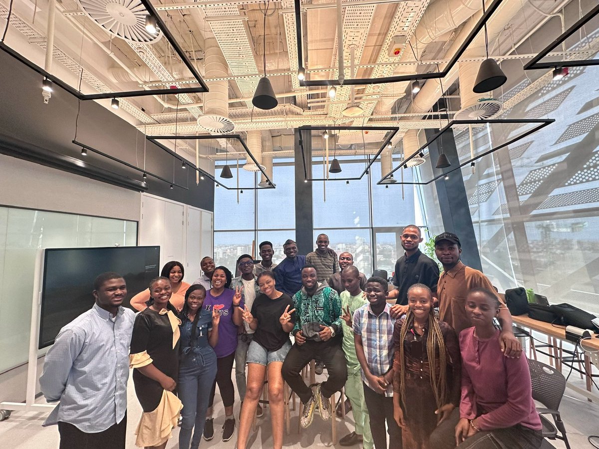 mathilda_duku's tweet photo. Reflecting on my @Microsoft internship, the past 3 months have been a profound journey of learning and growth. Grateful for the opportunity to engage with seasoned professionals at @MicrosoftADC https://t.co/lSrvAg2cFJ