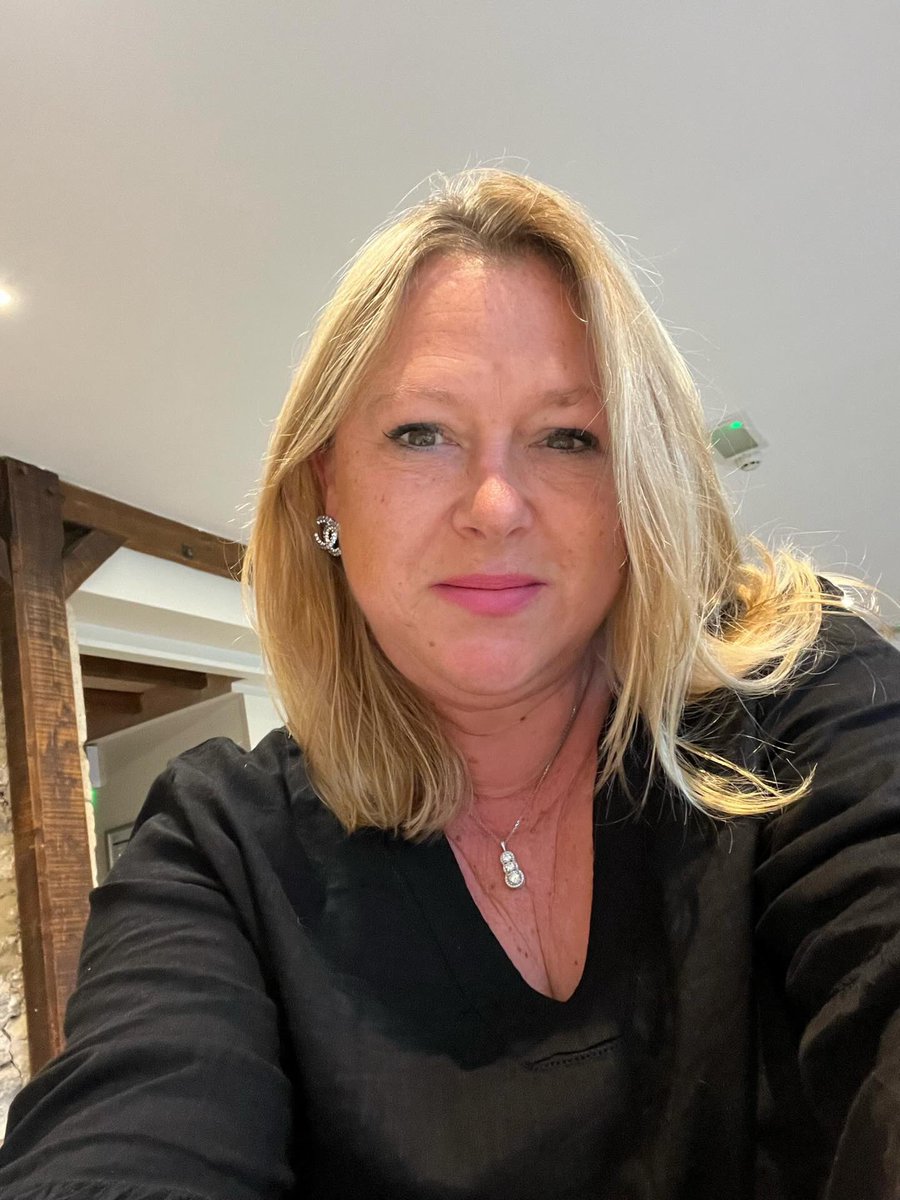 Wishing all my friends &amp; connections a happy NYE - here’s to doing great things in 2024 🎉 #connections #newyear #2024