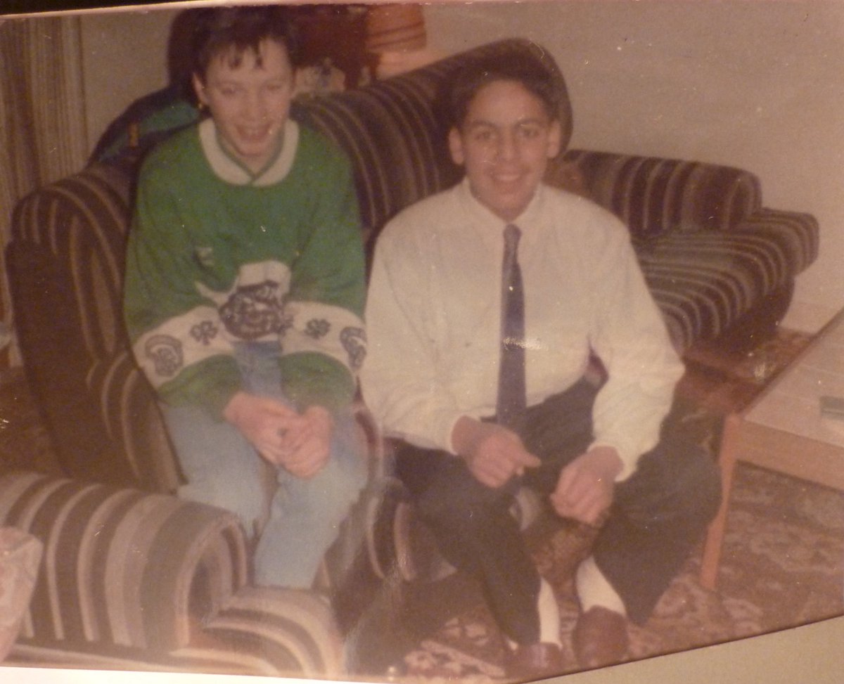 One of the many Hogmanays which Garry n I spent thegither when we were young ❤️

Dunno why I'm wearing a shirt n tie 😁

Mibbe that's why Garry's laughin. Or mibbe it's cos my dad had made us some snowballs

Or maybe he was just happy to be with his pal on another Hogmanay 💞💞💞