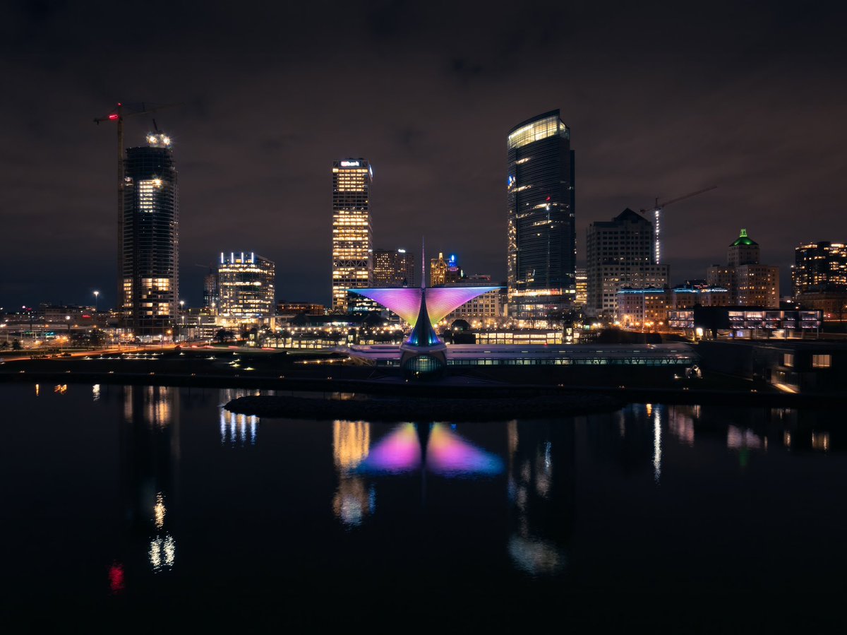newleveldrones's tweet photo. 2023 has been an incredible year! Grateful for the moments captured and the connections made. Feeling lucky and excited to see what 2024 has in store! Wishing everyone a happy and healthy new year! 🎉🥳
.
.
.
#newyears #newyearseve #milwaukee #milwaukeewi #visitmke https://t.co/ch1nNvRyo8