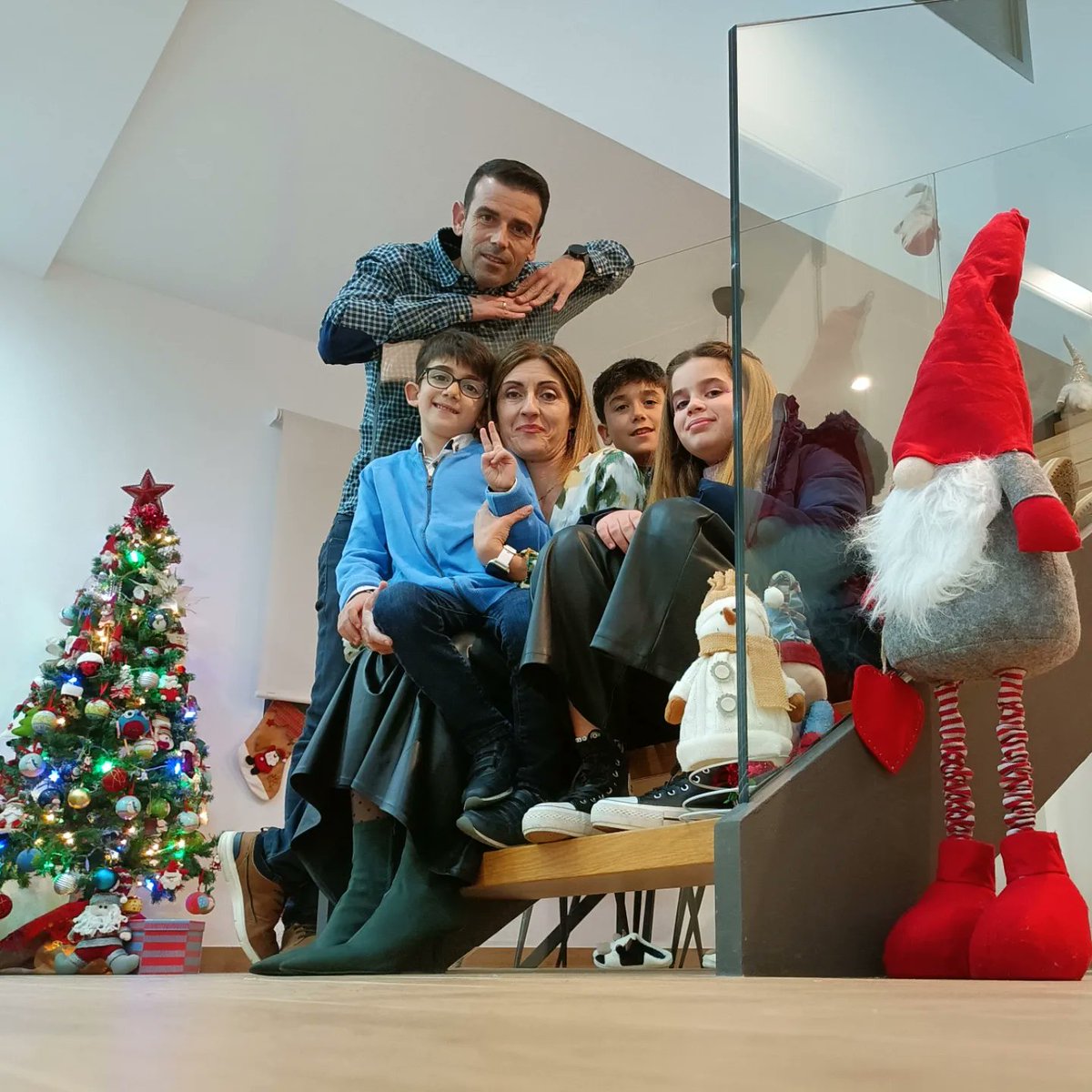 franverde81's tweet photo. Exprimiendo el fin de año y listo para el 2024!!!!
#felizañonuevo #familia https://t.co/3PUNWbhvhV