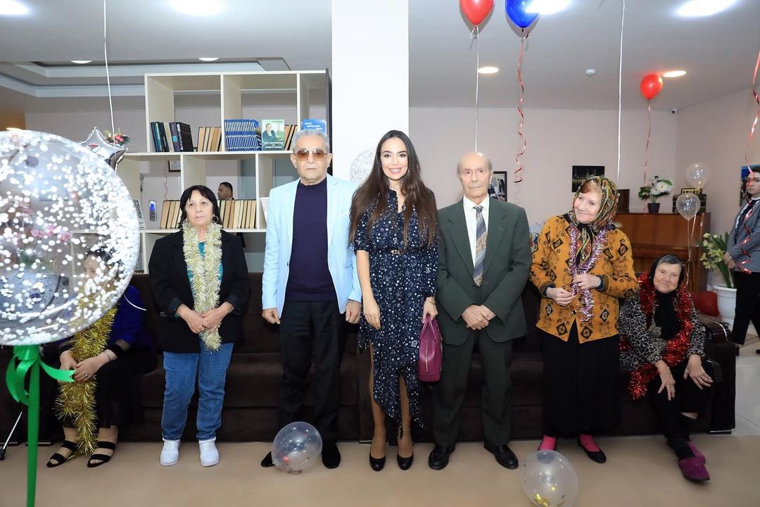 sxasosialgovaz's tweet photo. Heydər Əliyev Fondunun vitse-prezidenti Leyla Əliyeva Nazirliyin tabeliyində Sosial Xidmətlər Agentliyinin Ahıl şəxslər üçün sosial xidmət müəssisəsini ziyarət edib.

#ƏƏSMN #HeydərƏliyevFondu #SXA https://t.co/zZlrvEJB27
