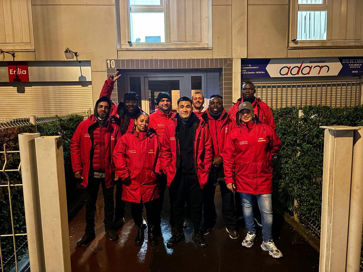SarrMarcel's tweet photo. Les médiateurs de l'association ADAM  l'ariane #bataillonsdelaprevention mobilisés à 100% pour lutter contre toute forme d'incivilités durant cette nuit de la #SaintSylvestre. Merci pour leur engagement. https://t.co/YI9Ae4O4wJ