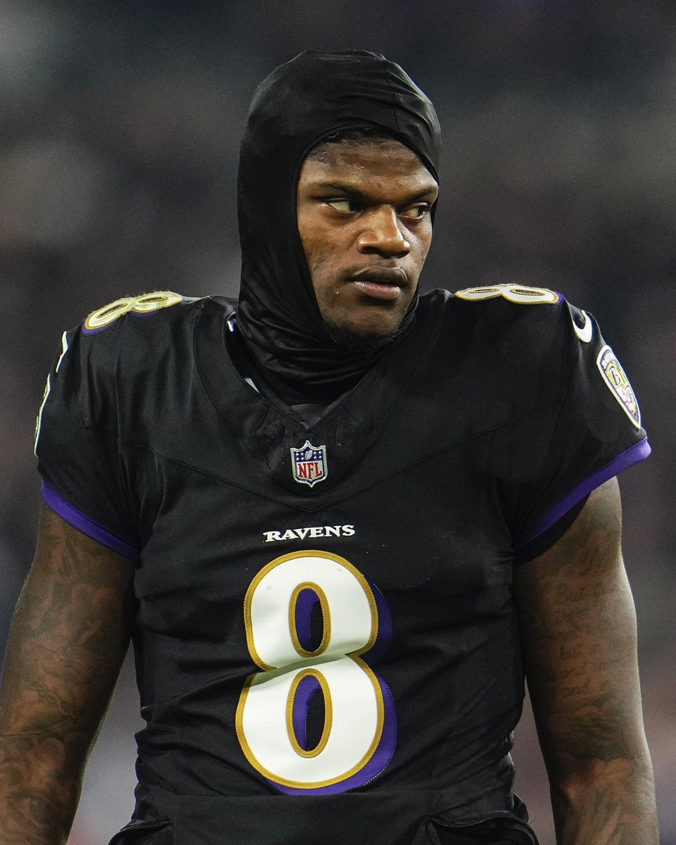Lamar Jackson at half: 

12-14
255 YDS
3 TD 
158.3 Passer RTG 

MVP?
