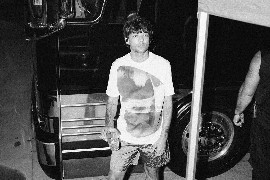 Louis Tomlinson Media tweet media