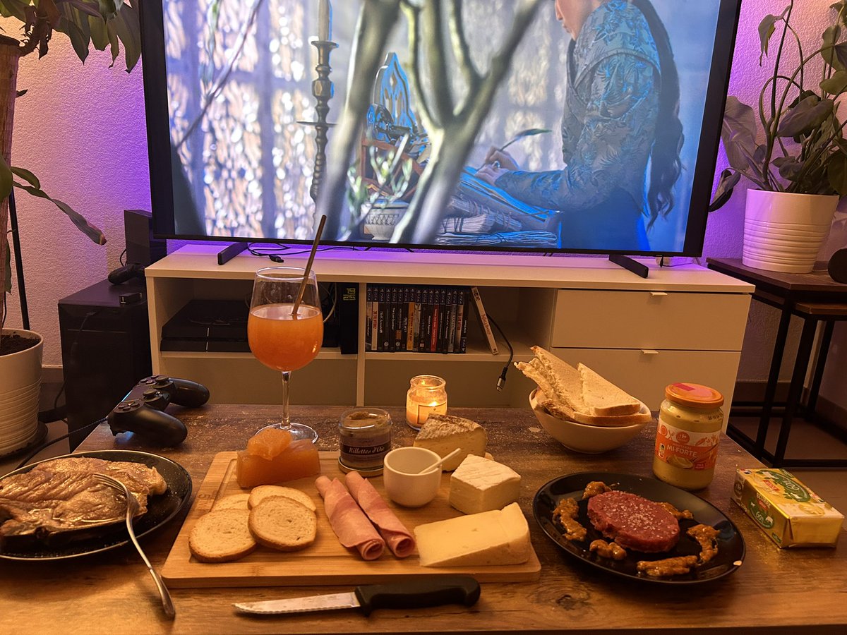 Morgan_Max34's tweet image. Je crois que ce qui me dérange le plus avec les fêtes de fin d’année c’est cette pression à devoir faire la fêtes et a absolument montrer qu’on est heureux que tout va bien… moi je kiffe mon moment solo sans pression. ❤️