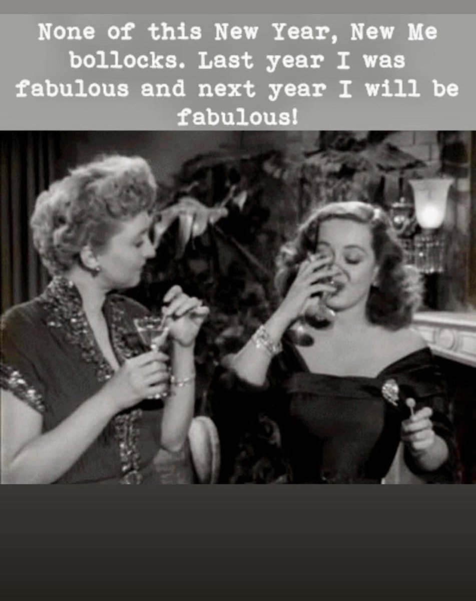 As 2023 Season comes to an end 💫

🥳 Paint 2024 Gold 💋

#NYE2023 #NYE 
#HappyNewYear 
#seanson2023comestoanend
#Fabulous #StayFab