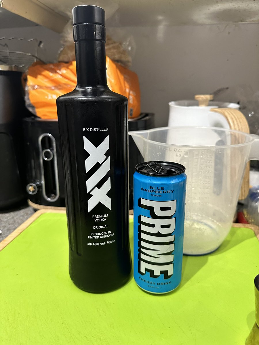 MrTof101's tweet photo. Starting the night off right, Happy New Year everyone https://t.co/J6H7AnsHZR