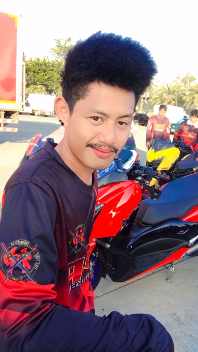 • 2024 • สวัสดีปีใหม่
-ทำไมมันเหงาจังละ สำหลับค่ำคืนนี้😂💥✌️
ไม่มีหลอกคนเคาท์ดาวน์
เพราะทุกวันนี้เขายังไม่รักเราเลยยยย😂555
#ในเมือง #กำแพงเพชร #สวัสดีปีใหม่2567
#ไม่หล่อพูดยากพูดมากก็ไม่ได้✅😅✌️✌️