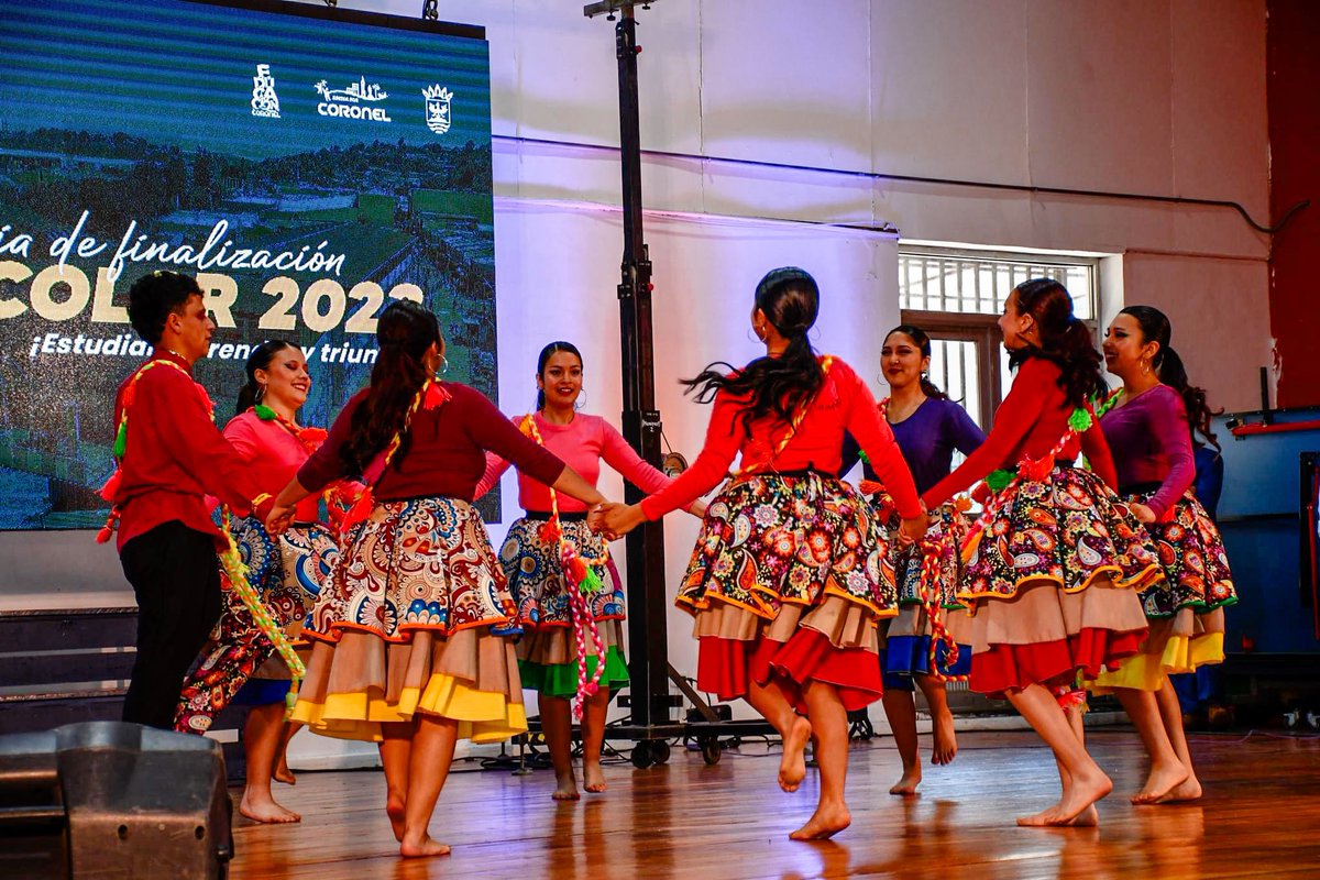 LiceodeCoronel's tweet photo. 🌟🎶| FINALIZACIÓN DE AÑO ESCOLAR 2023

Una Ceremonia de finalización de año escolar, se desarrolló en dependencias de nuestro Liceo de Coronel, con la finalidad de reconocer el esfuerzo de aquellos estudiantes que obtuvieron los promedios más altos en cada uno de los cursos. https://t.co/c6XWlxgrZx