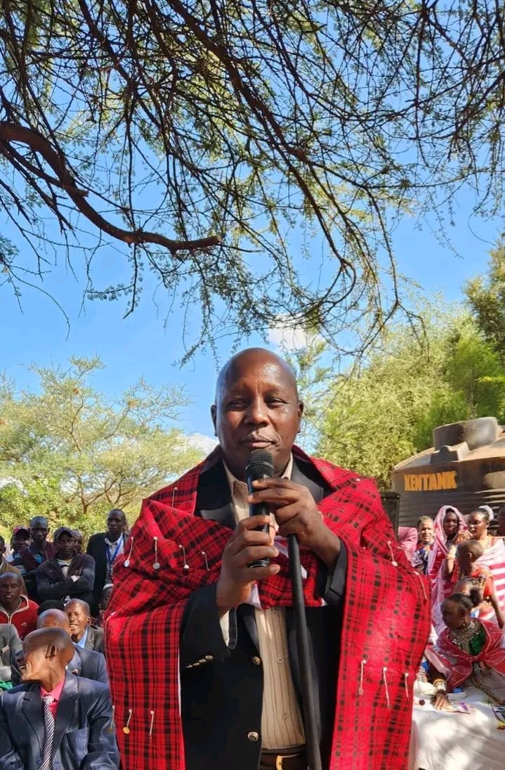 HonKanarseki's tweet image. Today I Joined other leaders and residents during the worship service and blessings ceremony for Ilkimayiana age group at Kajiado West Constituency, Ewuaso Oonkidong'i ward

 Wishing everyone in Kajiado County a prosperous and blessed New Year! 🌟 #KajiadoCounty #NewYearBlessings