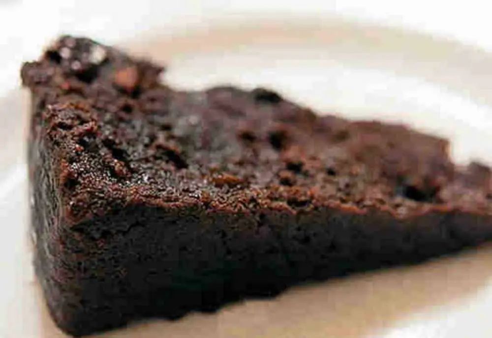 Black Cake, A Christmas Treat Emily Dickinson Loved To Bake - buff.ly/4aGzPqM