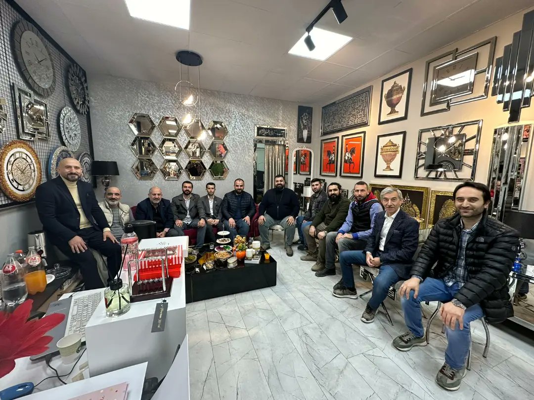 BursaAsriad's tweet photo. Yönetim Kurulu Üyemiz Sn. Serdar Ayazhan Bey'in Yeni Açmış Olduğu Altınoran Home Firmasına Yönetim Kurulu Üyelerimiz İle Birlikte Hayırlı Olsun Ziyaretinde Bulunduk.Hayırlı ve Bereketli İşler Dileriz.
#asriad #bursaasriad #asriadbursa #altınoranhome https://t.co/vWCaLTNa0k