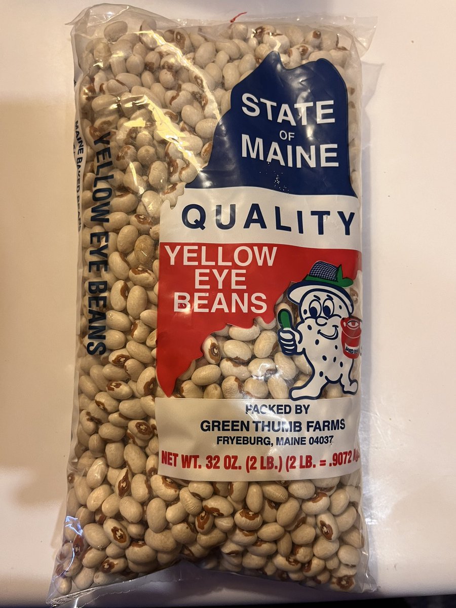 Oneanda3's tweet image. Trying to find black eyed peas in Maine- not easy.  What is this shit? And will it bring me good luck in 24 or do the opposite, as it’s a bean, and yellow in eye. #halp #goodluck