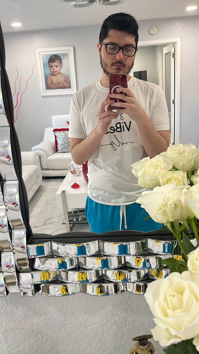 AnathemaROB's tweet image. hope y’all enjoy your new years eve (: