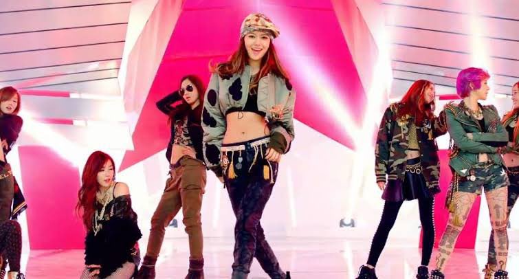 kchartsmaster's tweet photo. 11 years ago today, Girls’ Generation released ‘I Got A Boy’. https://t.co/0zNACcpsYp
