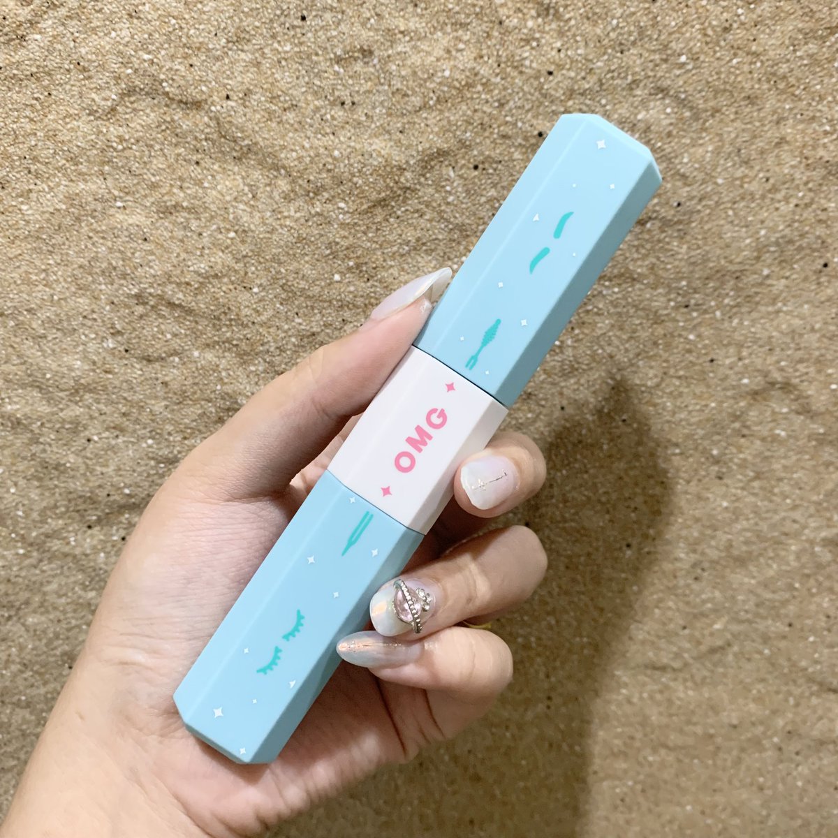 ryaburii's tweet photo. bulumata rontok karena sering eyelash extension ternyata mayan bikin stres 😭

untung nemu lash-brow serum yang harganya UNDER 90K jadi bs purchase kapan aja gaperlu takut bokek 🥹 #racuninskincare https://t.co/IL1uPI79XP