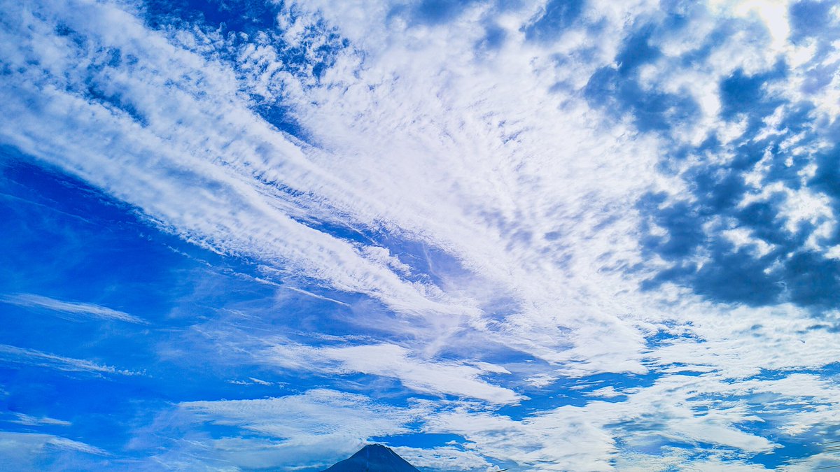 Clemens154's tweet photo. #ligthroom #realme8pro #skycloud https://t.co/9CfZTXIZoQ