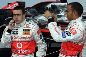 br_gae's tweet photo. Comment Kimi Räikkönen a gagné le championnat du monde 2007 ?

2007 est le début d’une nouvelle ère, c’est en effet la toute première saison sans Michael Schumacher, qui est donc remplacé par Kimi Räikkönen avec toujours Felipe Massa chez Ferrari alors que dans le même temps https://t.co/ji5IbyNCBa