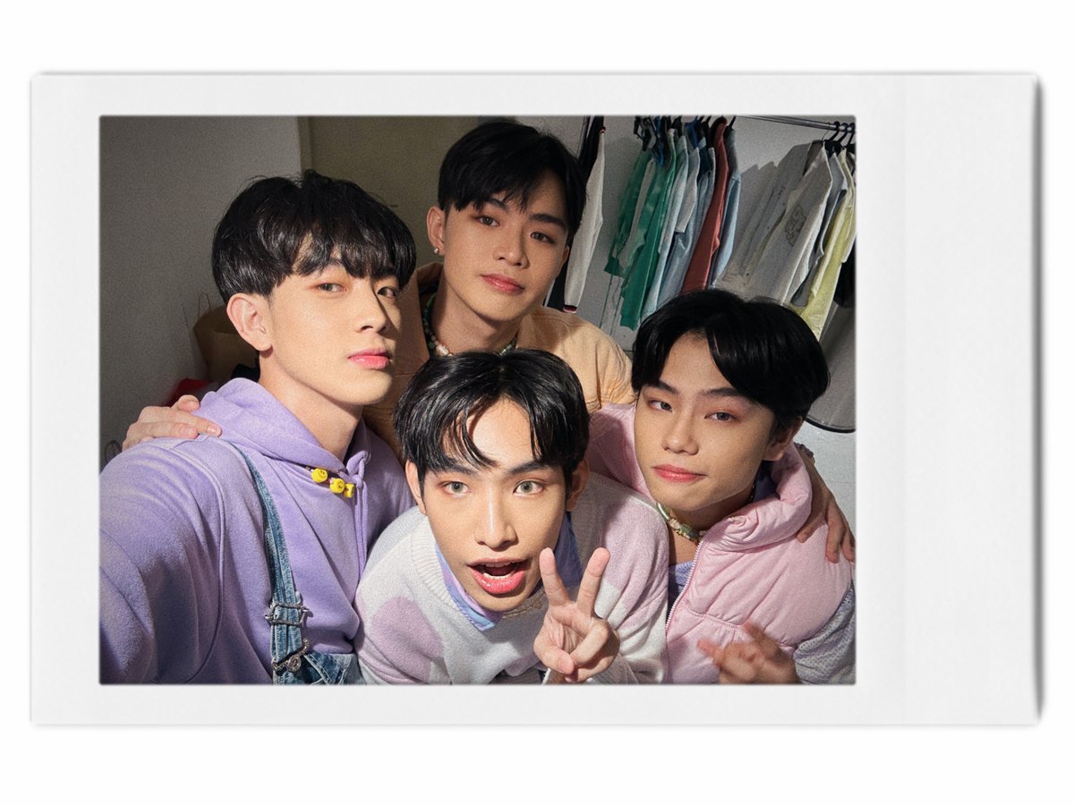 AJAAofc's tweet photo. #DEAR_HANIES

HAPPY NEW YEAR 🎉🎆

Before the year ends, we’d like to thank you all, our HANIES, for making 2023, the best year ever! 🫶 Let’s make even more unforgettable memories this 2024! We love you always ⭐️

#AJAA https://t.co/y4oIub34bC