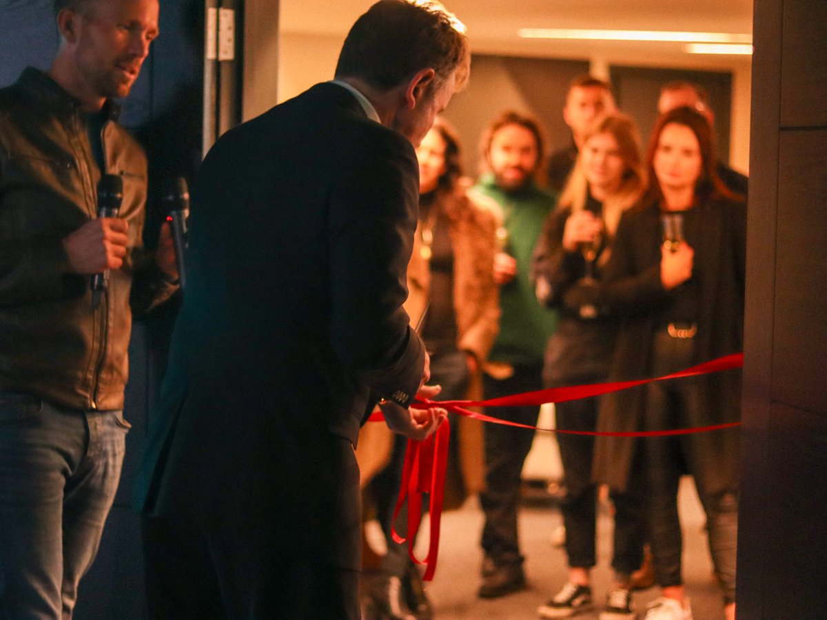 🕥 Our final throwback of the year!

At the end of October, we officially launched our latest space here at Skyline Park, our very own film studio/sound stage/multipurpose venue - Box7.

#PYTCHrecap #bristolevents #eventproduction #filmstudio #studiobristol #bristolstudios