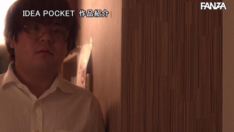 動画プレビュー: 【独占】夏休み、地味なメガネ図書館司書が閉館後汗だくでいつもボクのち○ぽをゆっくり味わうように痴女る