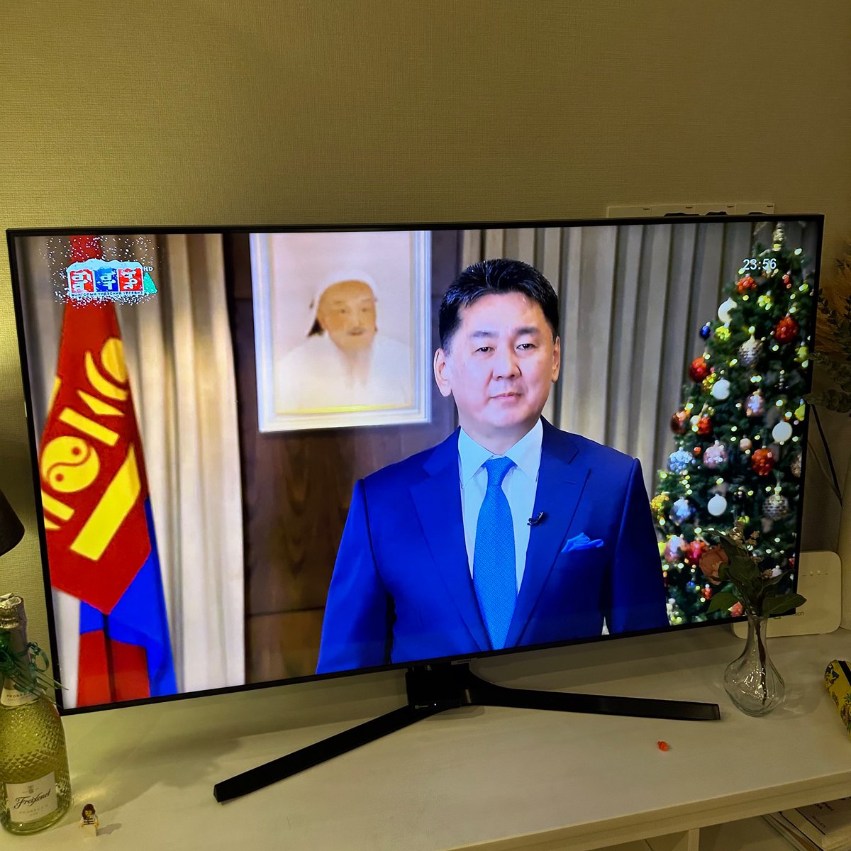 Сайхан үг хэллээ. Шинэ оны мэнд!