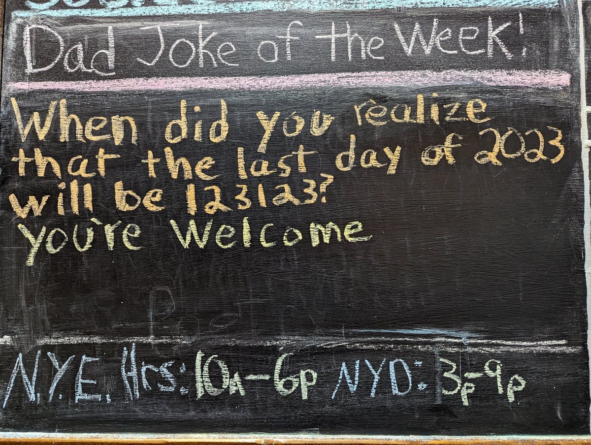 cotswoldbar's tweet image. #happynewyearseve here is the last #dayoftheweek of the yr #enjoy as u do #lastminuteshopping come to the bar #enjoy a #pint or #winebtg dont 4get the #grill is going so u can grab a quick bite as well b safe 2night and have fun #goodfriendsgoodtimes #newyear #hotdogs #ribs