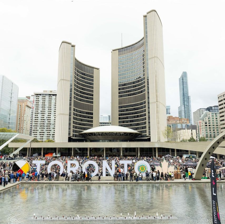 Happy New Year's Eve! Let's bid farewell to 2023 and run into 2024 with new goals and dreams. 

What are your running aspirations for the new year? 🍾🏃‍♀️ 

#HappyNewYear #RunInto2024 #TOwaterfront42k
