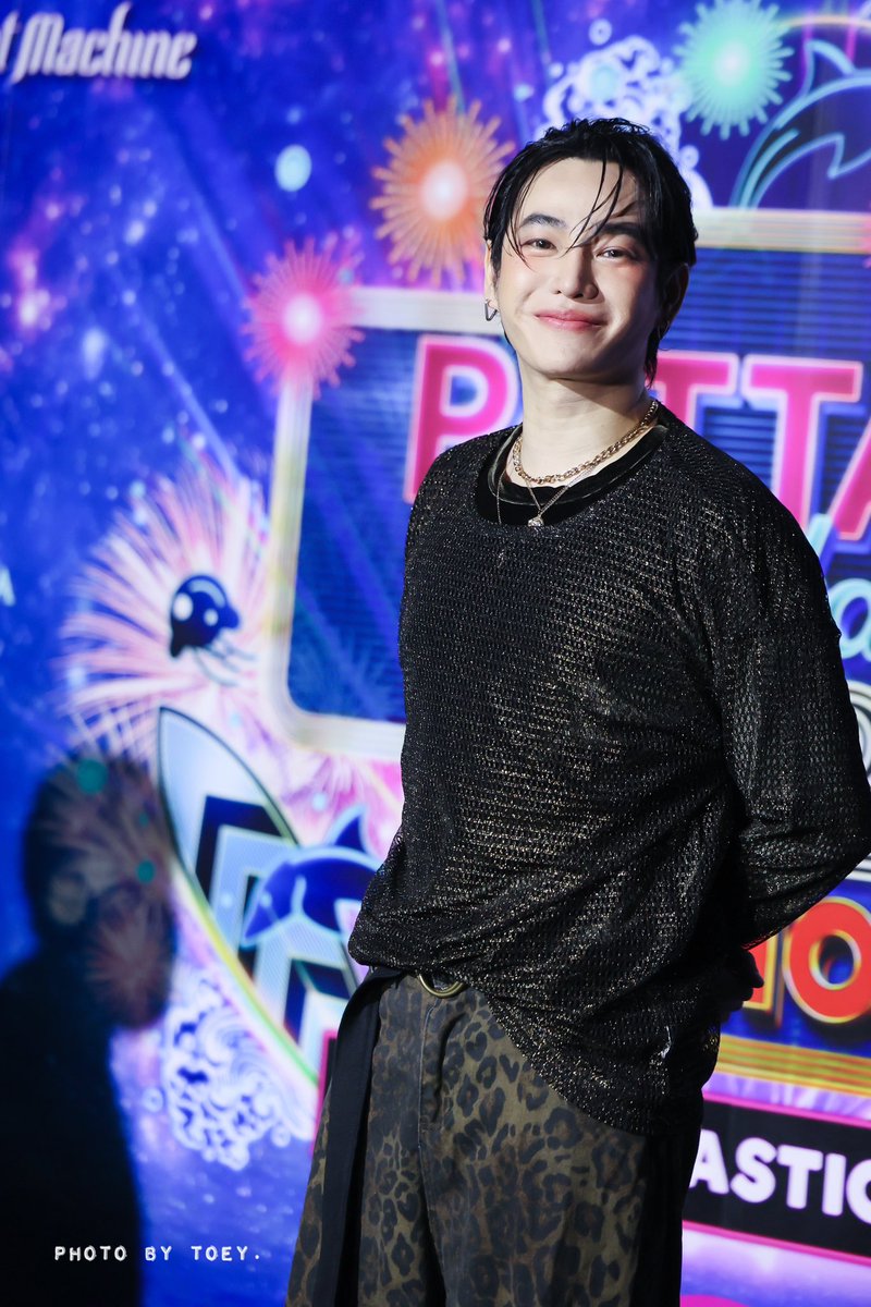 photobytoey's tweet photo. ซนข้ามปี 😂

#MONO29PattayaCountdown2024
#Mono29Pattaya2024xPeck
@peckpalit
#เป๊กผลิตโชค 
#PeckPaLitChoke
#palitgallery
#photobytoey https://t.co/48ru7U3dOV