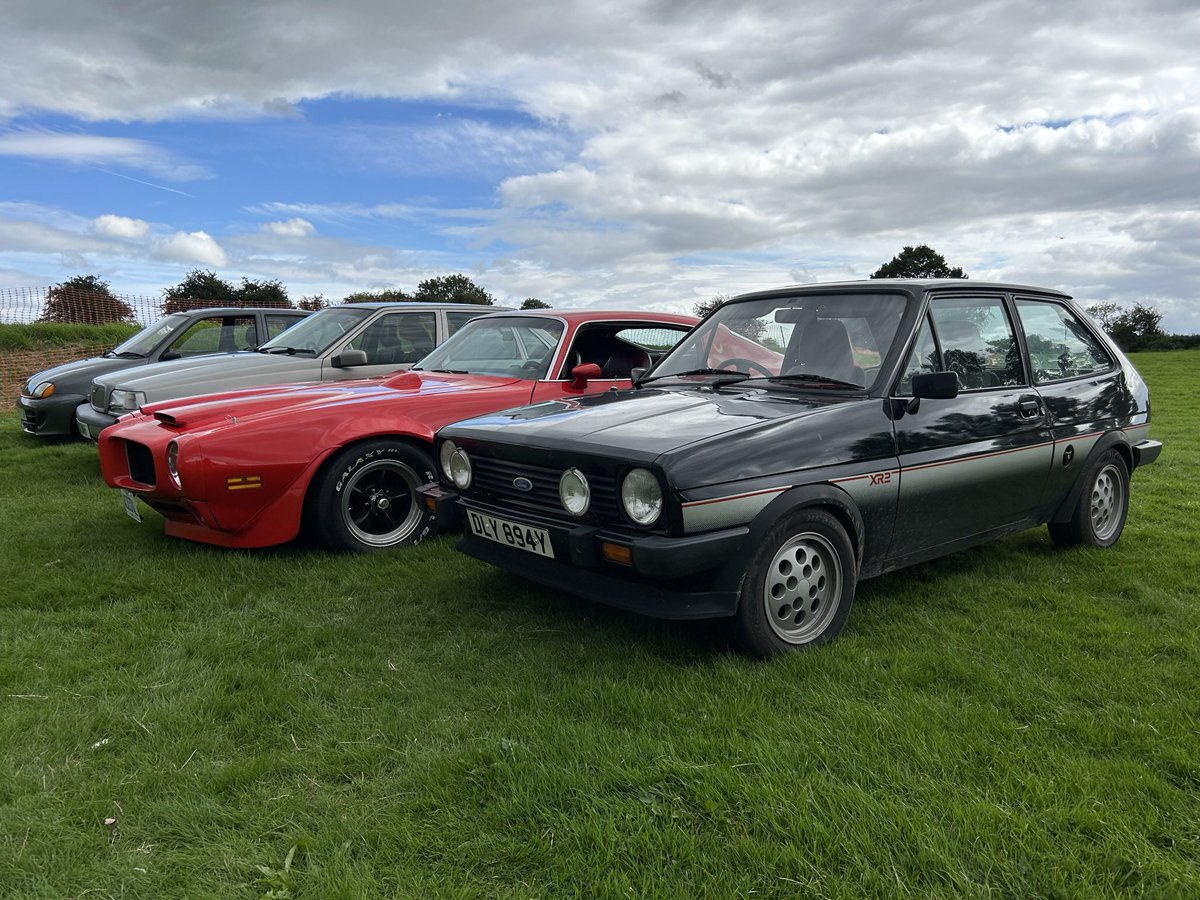 veedubhev's tweet image. As the year draws to a close I think we all reflect a little. The automotive things I have enjoyed and been proud of in 2023, to mention but a few, are doing #BangersAndCash #RestoringClassics with Edy. The #NSRASpringRumble, #AlansTParty and #HerefordAndWorcesterAutoFest 😊