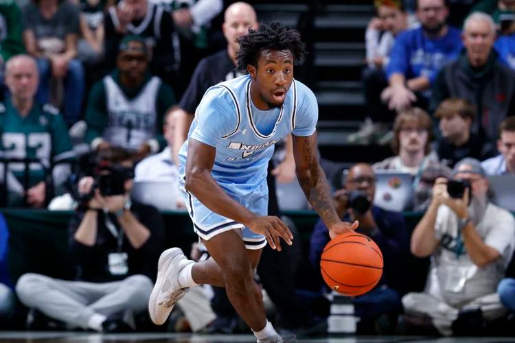 ByHunterTickel's tweet photo. Isaiah Swope walked into the joint like he owned it. #Breslin

He buried a left wing 3 to answer one by Michigan St and a fadeway 15-footer in that corner to foreshadow a colossal night on a grand stage- 26 pt 9-18 FG 6-13 3s 3 asst 2 reb 2 to 3 stl:

https://t.co/BlOZsBGYUc
(AP) https://t.co/B5gas9jJvp