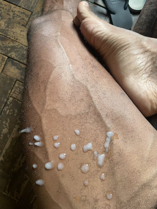 &ldquo;I got pearls beneath my legs, my lips, my hands, my hips&rdquo; https://t.co/aWaem4Z4Jd