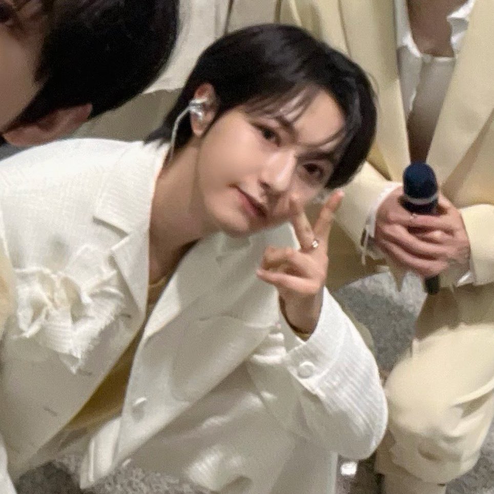 hi barbie                                      hi ken