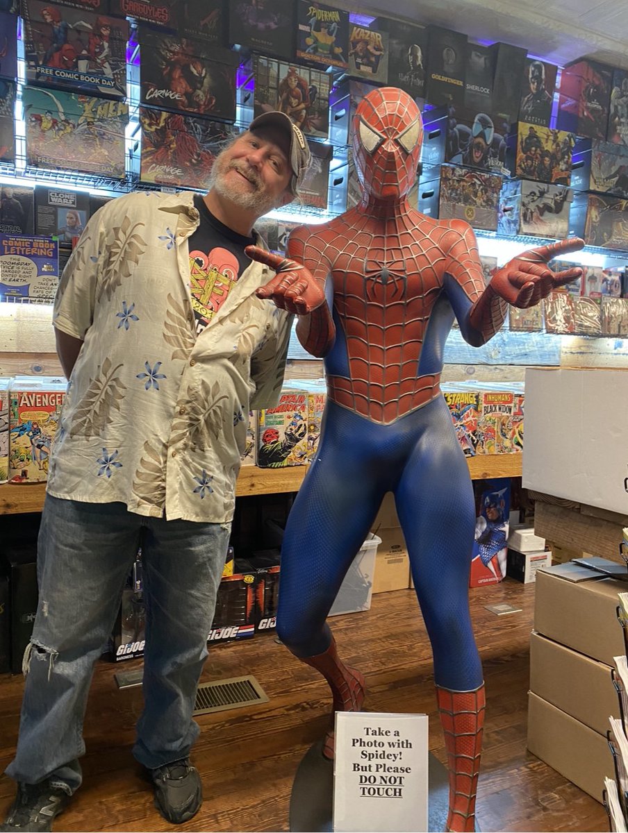 nmbr88's tweet image. @woodyandwilcox Podcast date 5-13-14 #CPIR Life-sized plastic #SpiderMan statue original approx 5'8" #Blockbuster display used for the release of the '02 film #FoundIt #WilmingWood #Wilmington @MemoryLaneComix #ImNotTouchingYou