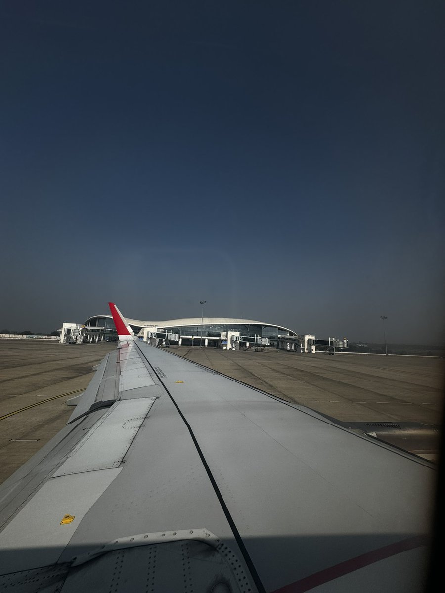 FlyBhopal's tweet photo. Happy New Year #Bhopal airport and its customers!! Lets make the airport more busy than 2023! Thank you to @AAI_Official @aaibplairport for their stellar work https://t.co/1te85mWuET