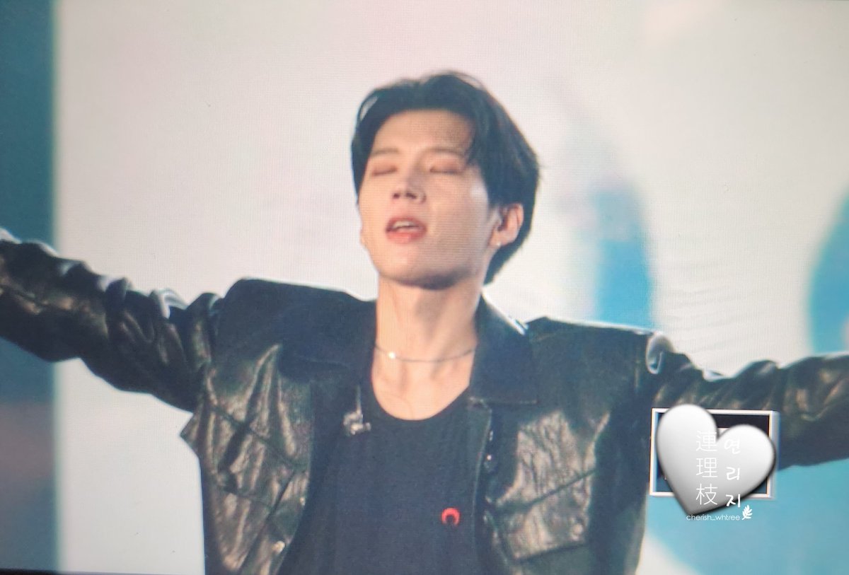 cherish_whtree's tweet photo. 231231 식목일3 콘서트 막콘 프리뷰
이건 또 귀엽고 난리야 증말ㅠㅠㅠ🤍

#우현 #남우현 #인피니트 #식목일3 https://t.co/tj38Vmsj5D