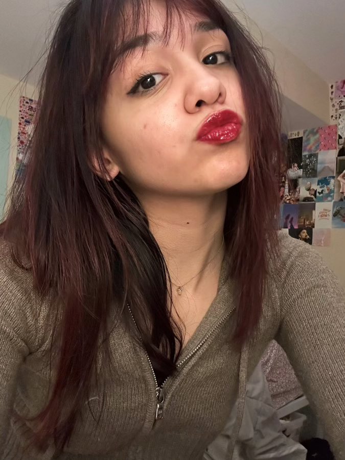 rodrigosrem's tweet photo. mother is returning home !! 💋 #RedLipsForAG7 https://t.co/Kvvv3WDqI8