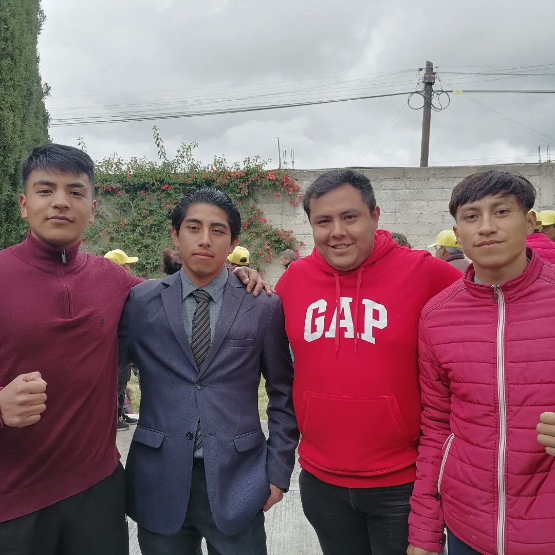 BanuelosClaudio's tweet photo. No hay descansos cuando se busca un mejor futuro para el estado, por eso he visitado junto al Precandidato @eduardorivera01 los municipios de Puebla y hemos reafirmando que la @RJXMex_Pue tiene presencia en todo el estado.
#SomosLaRed. https://t.co/oK8puaL7op