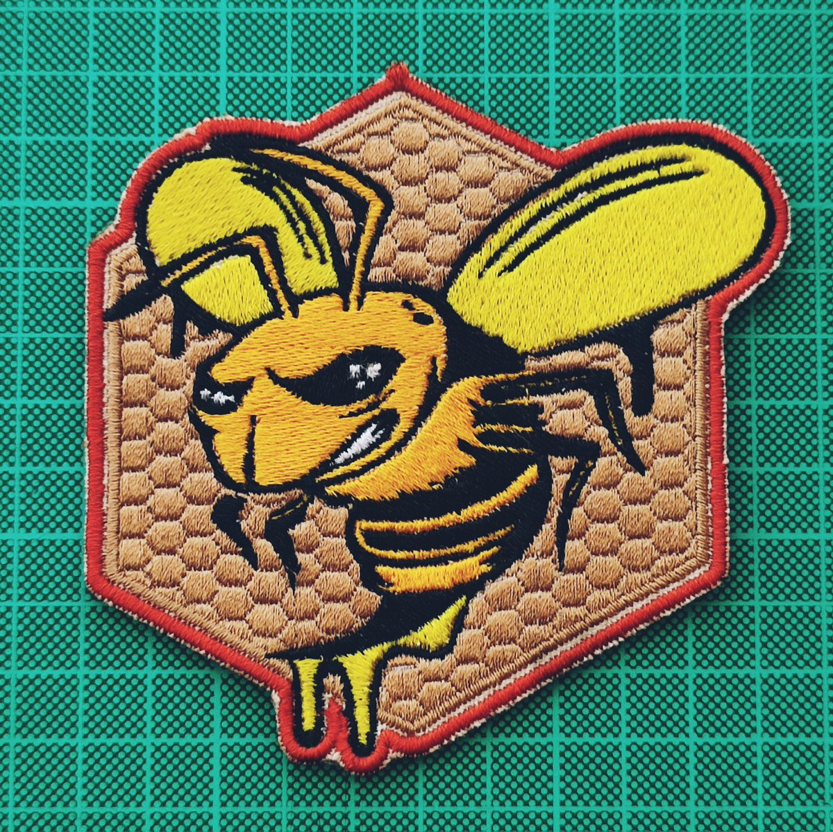 Patch for @/vondramon
10x10cm, Angry Bee asset from The Division 2 game.

Patch commissions are always open. 

#embroidery #embroideryart #embroideredpatch
#bee #patch