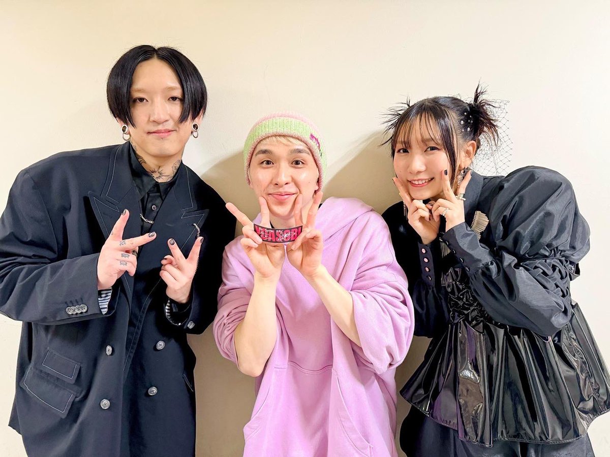 Sota_ganmi's tweet photo. #NHK紅白
YOASOBI - アイドル
振付•ステージングを担当しました。

夢のような出演者の方への各パートの振付
すこぶる楽しかったです！！

こんなビッグ企画なのに振り入れから本番までハッピーに出来たことに多大なる感謝を！

さすがにこの文字数はきついのでこちらを
👇🏻
https://t.co/EnlnhOHuuu https://t.co/uG36isYzcx