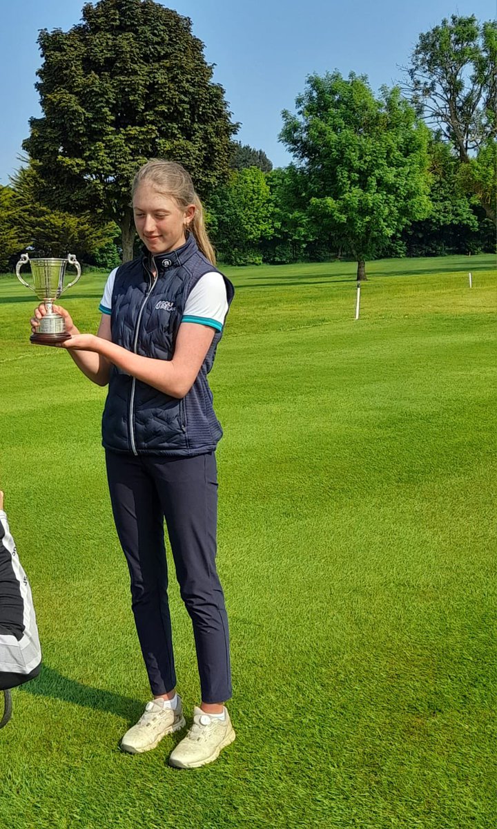 Olivia Costello tweet media