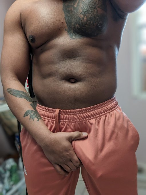 Lunch 🤷🏾&zwj;♂️ https://t.co/6wlZFmiay7<a href="/tag/tittytuesday"class="tags"><span>#tittytuesday</span></a>