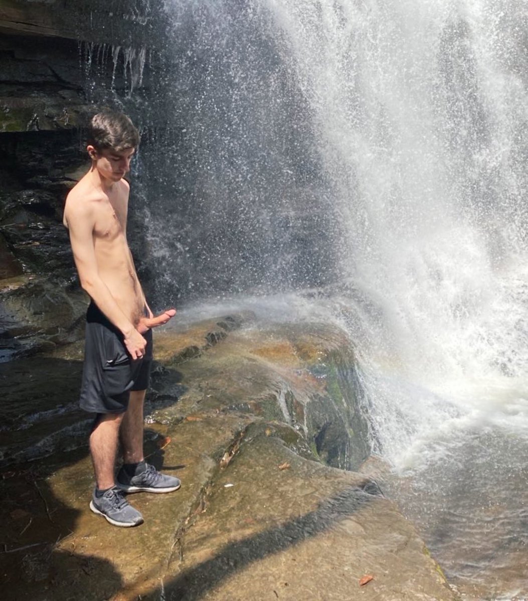 Lloyd Grey tweet media