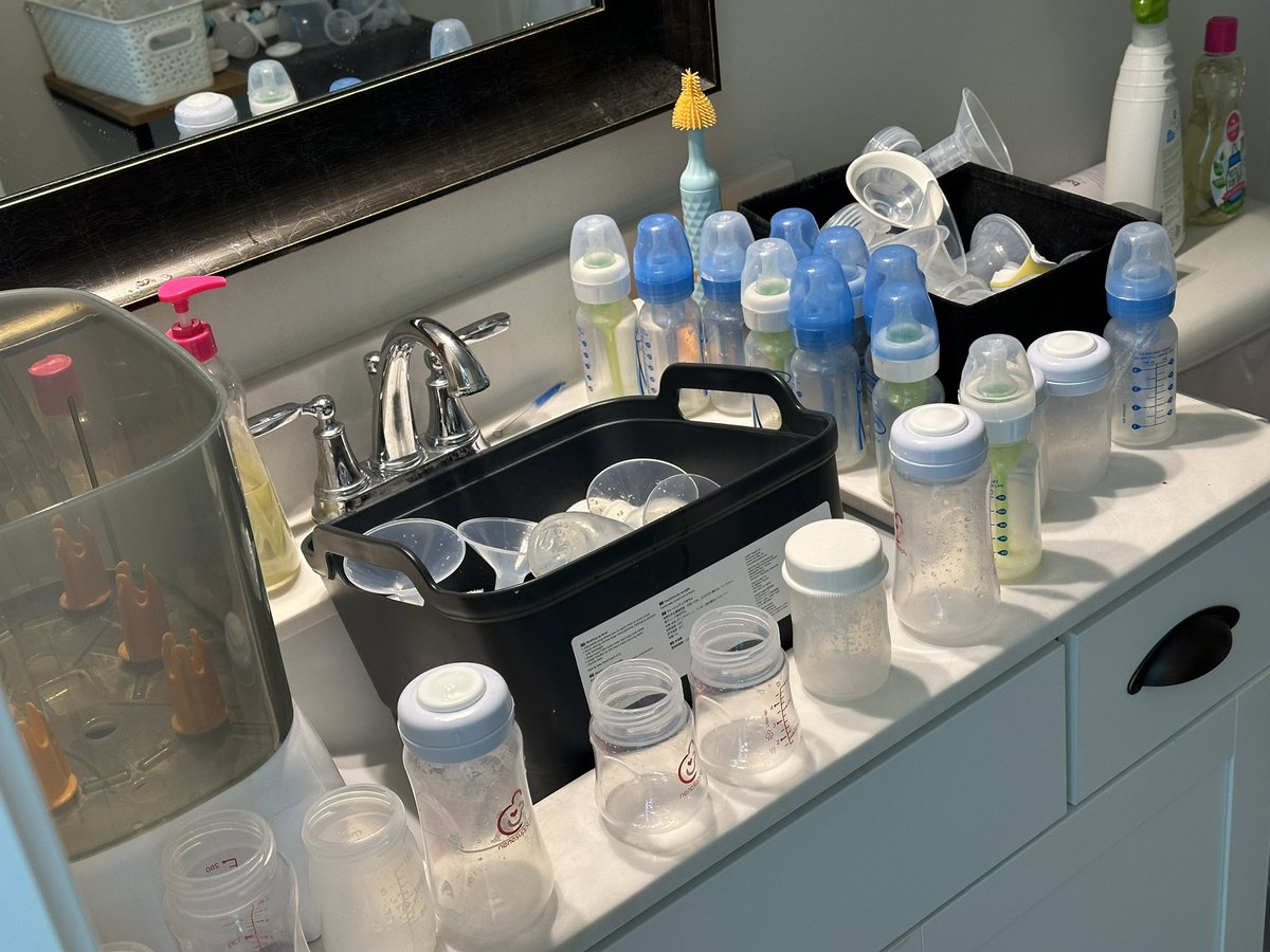 Pregaming on NYE sure has changed
#NYE2023 #NewYear2024