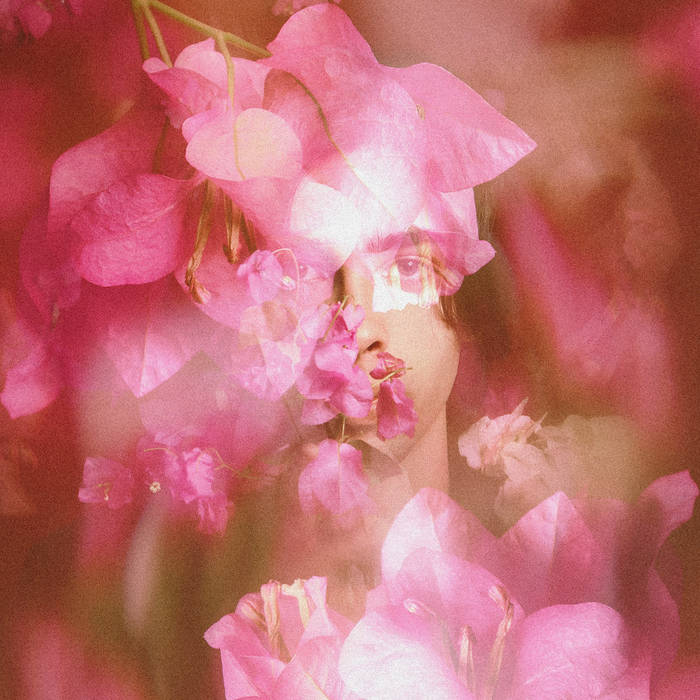 puertoazulmv's tweet photo. Mi álbum debut "Radiante" fue el 4to mejor disco venezolano del año según @CusicaVzla 🌸

Es un disco realizado a fuego lento con colaboradores y productores nacionales dentro y fuera del país 😭🌸 gracias por tanto a ell@s!

Si no han escuchado: https://t.co/onAqTnJH22 https://t.co/ozGO0dK14J