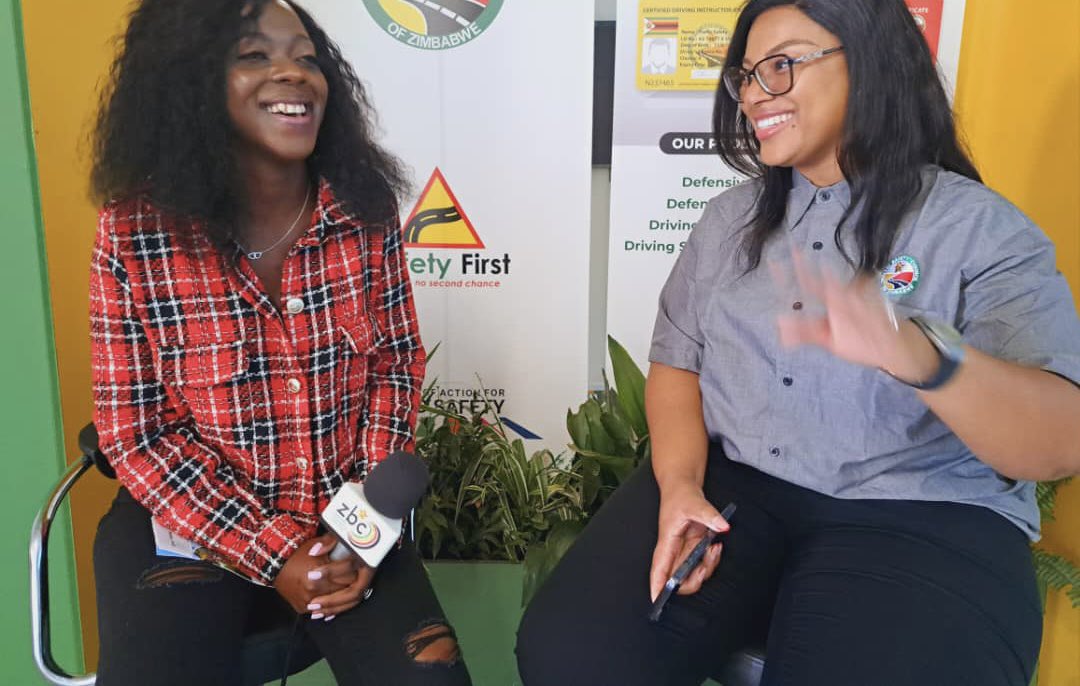 LucyKuziva's tweet image. The other day #WhileAtWork I had an opportunity to sit with colleagues from ZBC TV and discussed issues which are of utmost importance in our daily lives. 
#MC 
#events
#whileonthejob
#CorporateCommunications