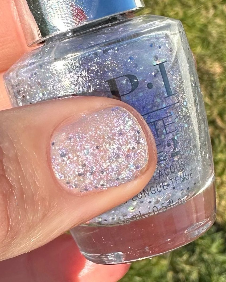 beyondpolish's tweet image. Sarah @vino_and_varnish keeping her mani icy for the new year with OPI Put On Something Ice ✨

Shop at BEYONDPOLISH.COM

.
.
.
.

#OPI #OPIcons #ColorIsTheAnswer #OPIPutOnSomethingIce #NailSupplies #GlitterNails #GlitterMani